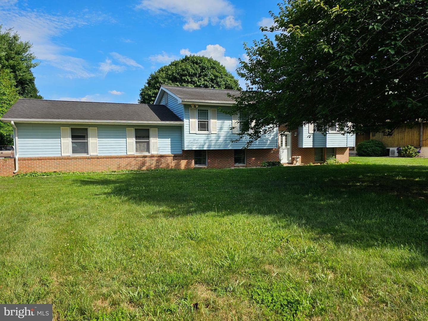1112 Leeds Road photo 23