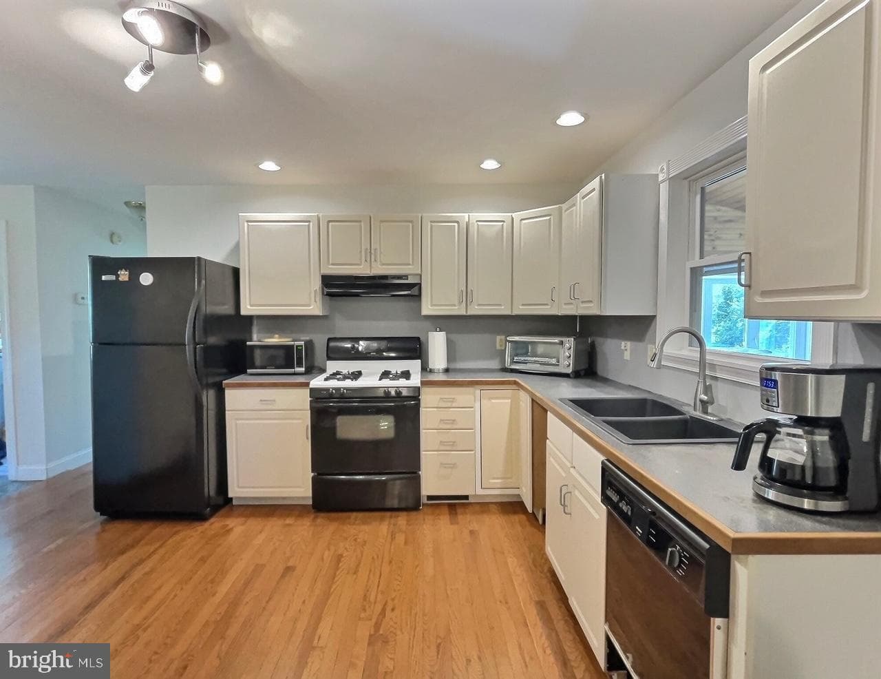 3394 Blue Ball Road photo 5