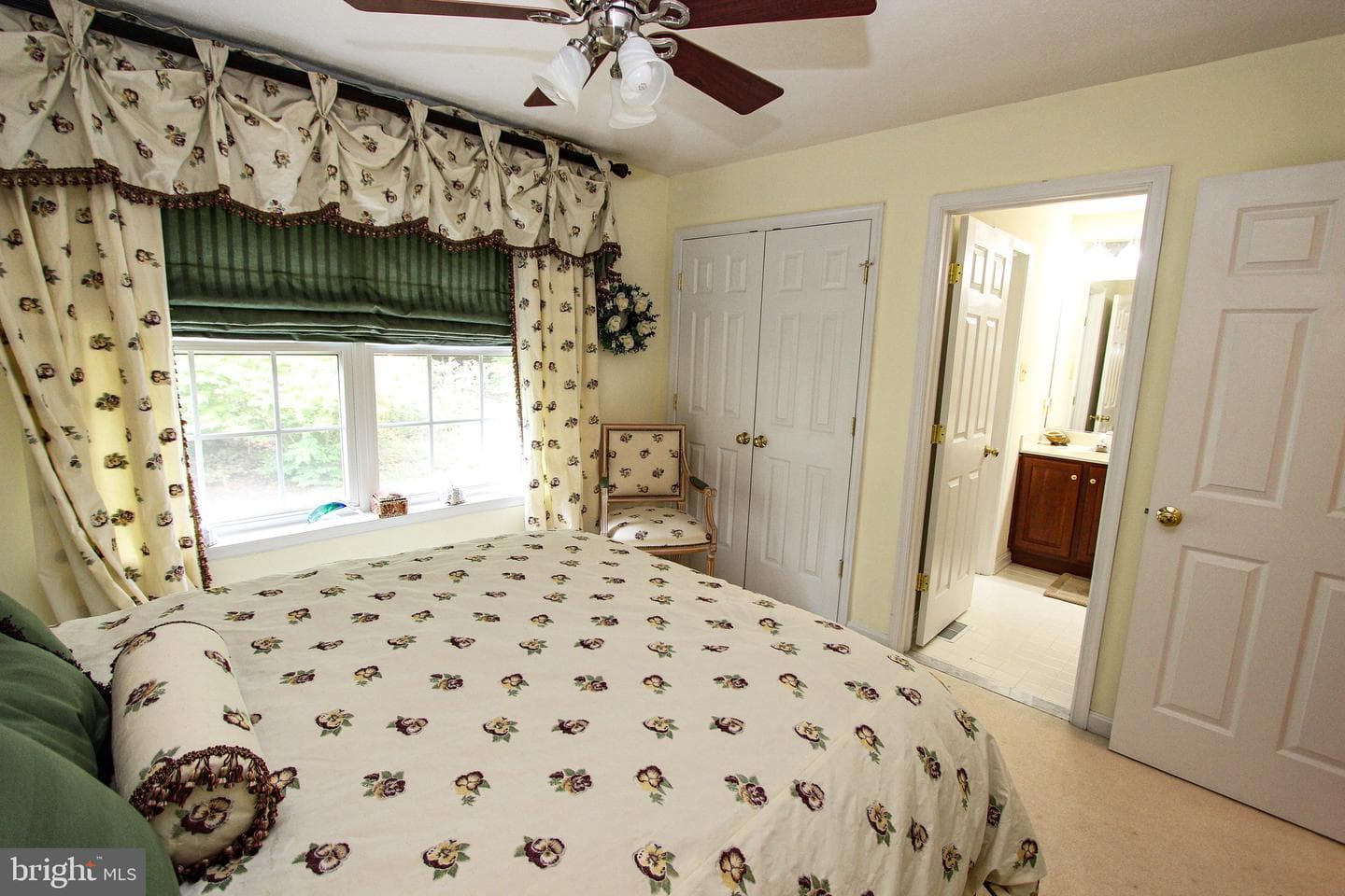 11 Austins Way photo 36