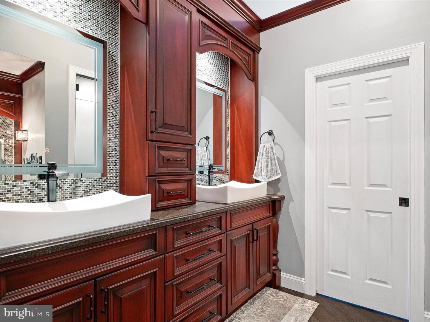 60 Barnett Drive photo 31