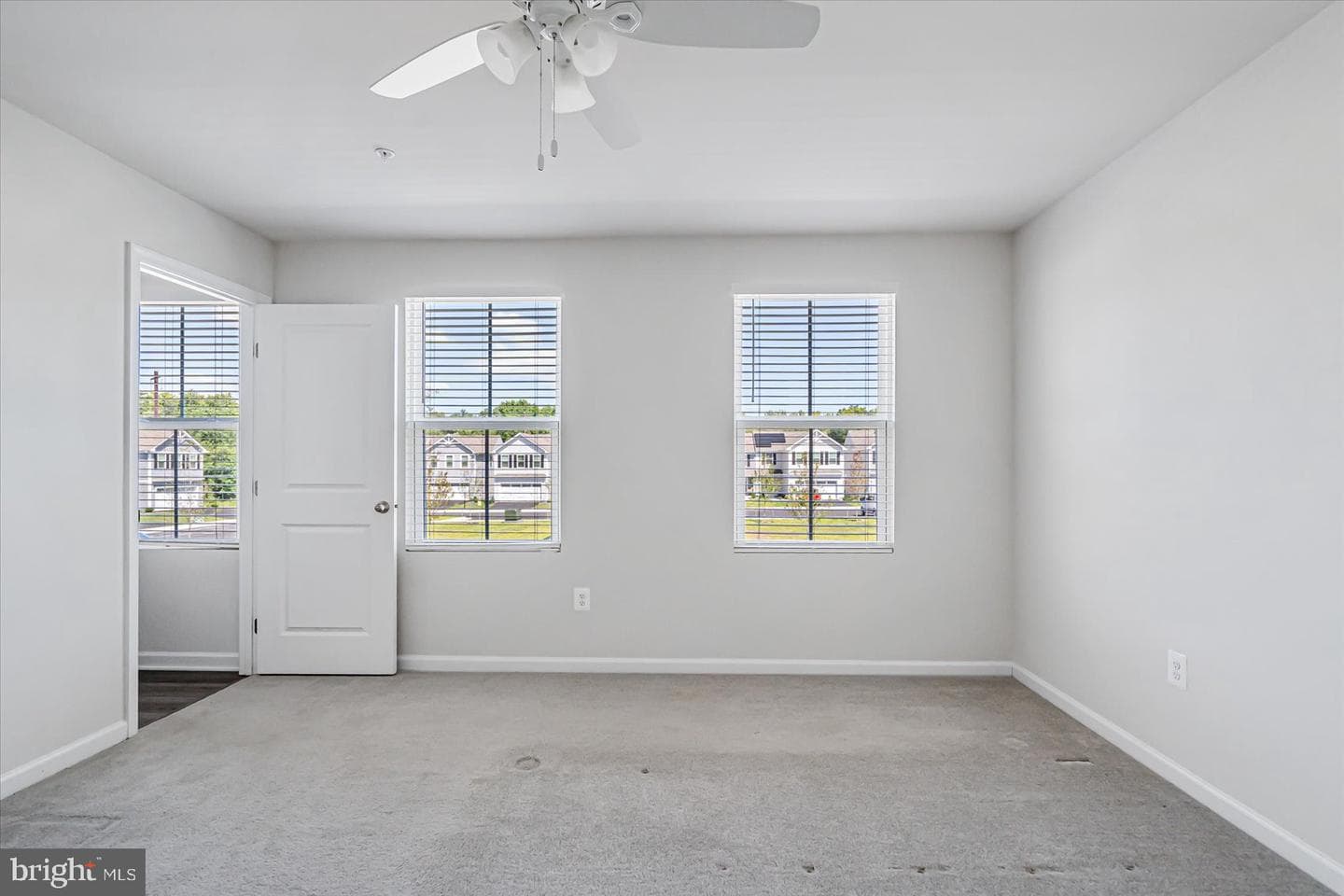 43 Olive Way photo 23