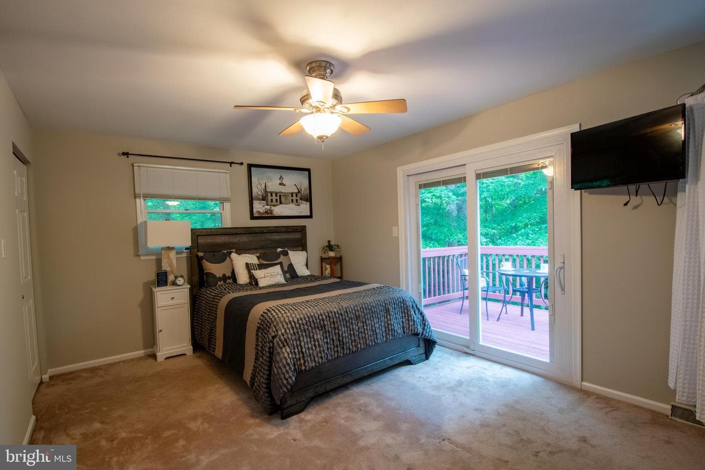 9 Colonial Circle photo 12