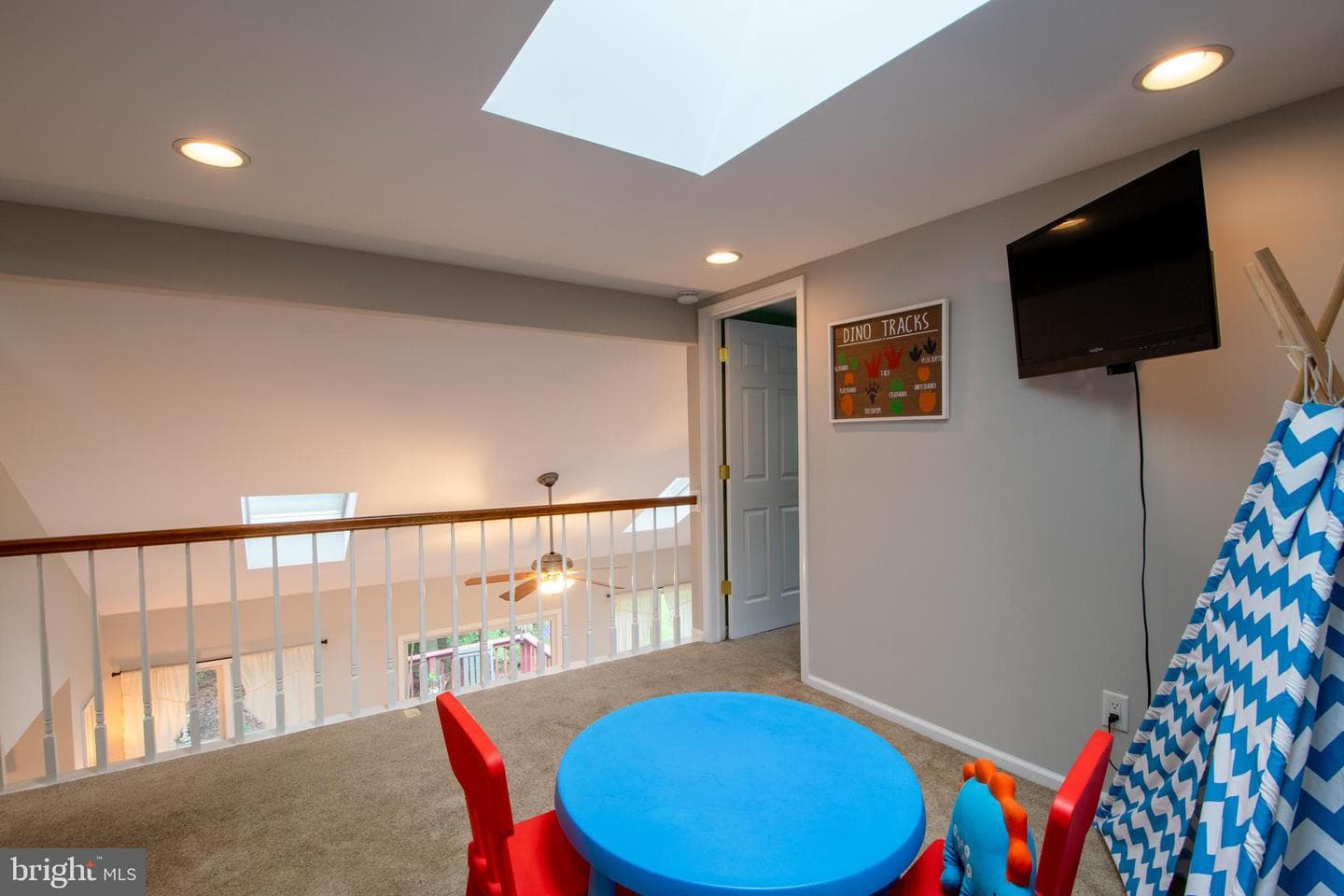 9 Colonial Circle photo 21