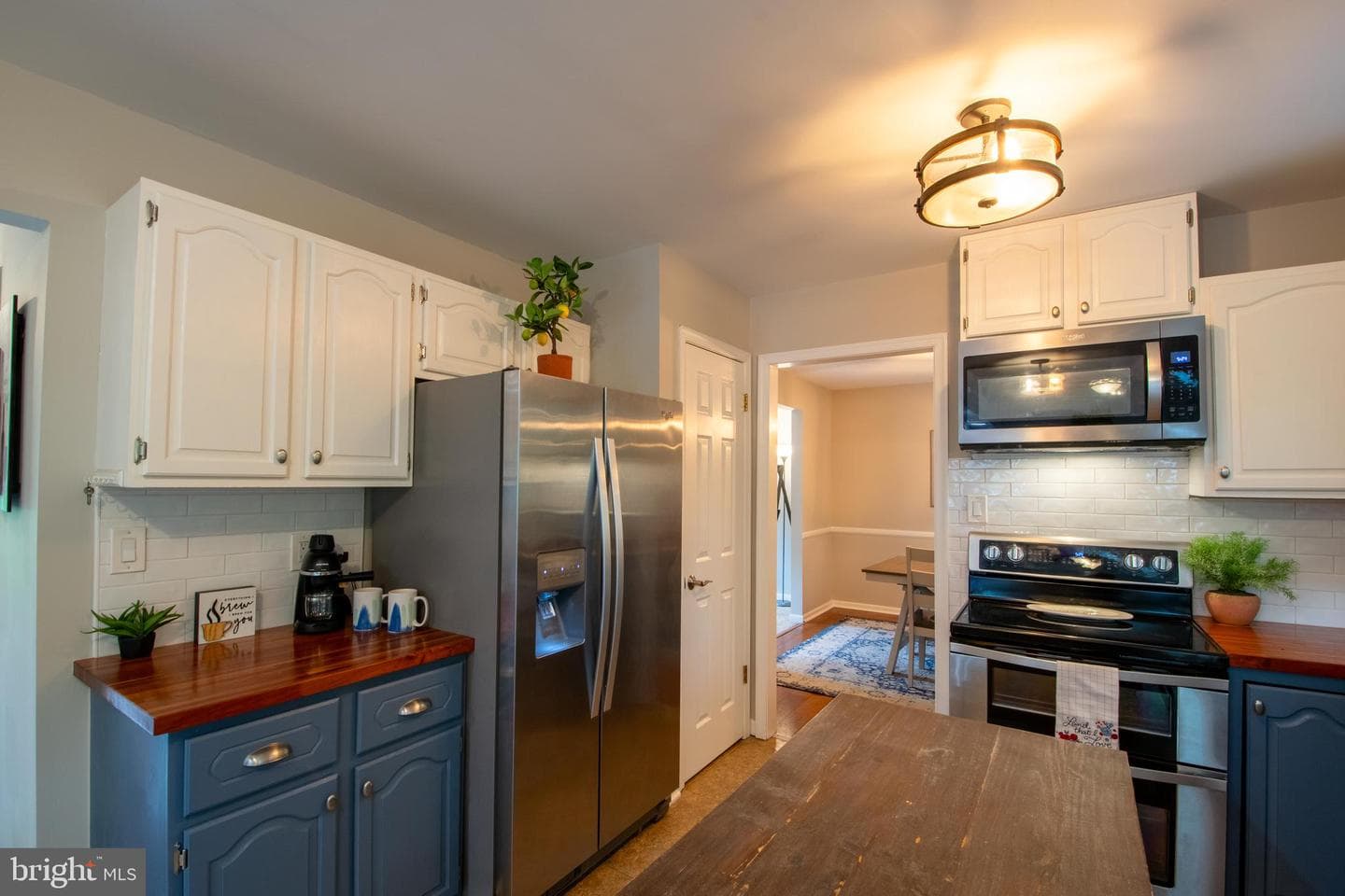 9 Colonial Circle photo 4