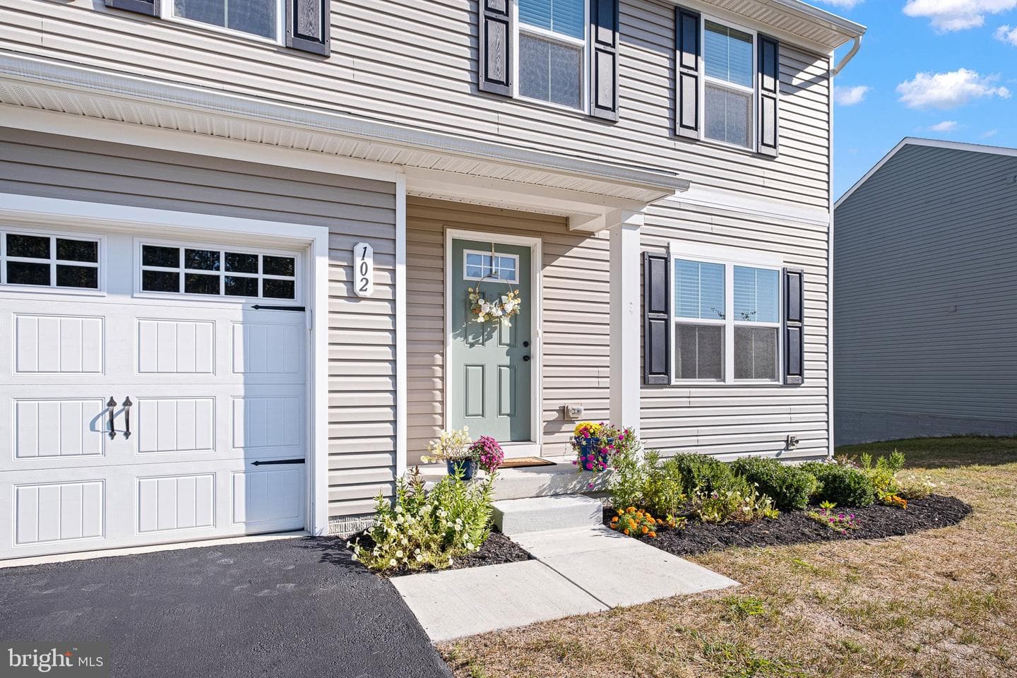 102 Goldspire Drive photo 2
