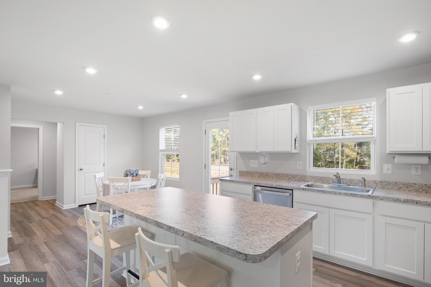 102 Goldspire Drive photo 6