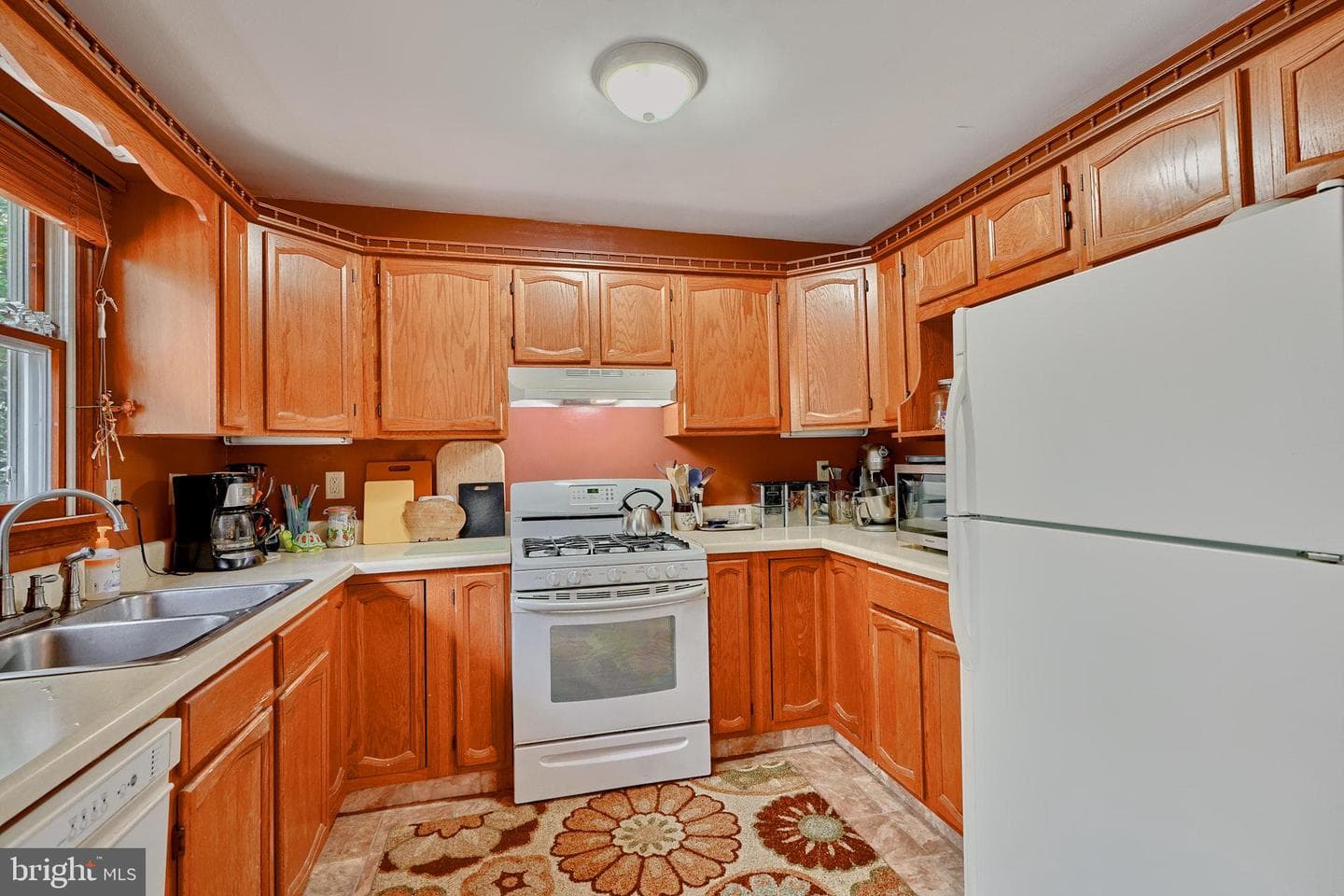 211 Bruce Court photo 15