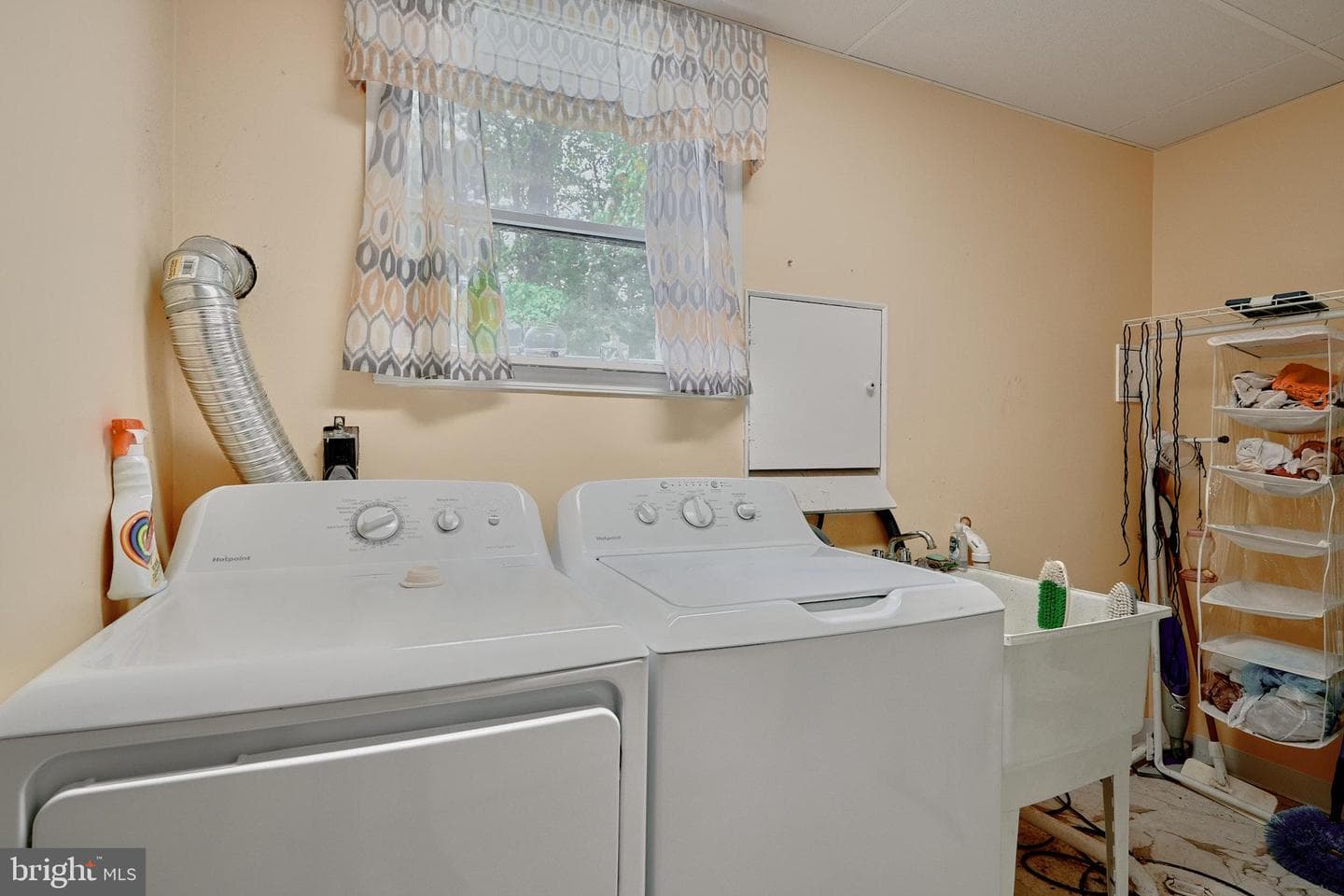 211 Bruce Court photo 24