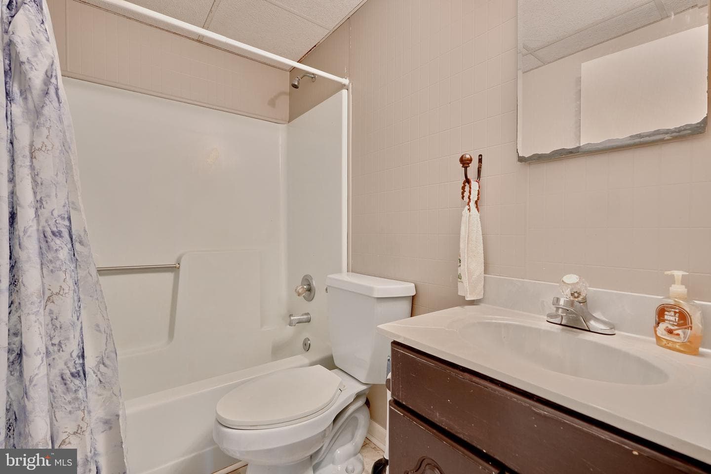 211 Bruce Court photo 34