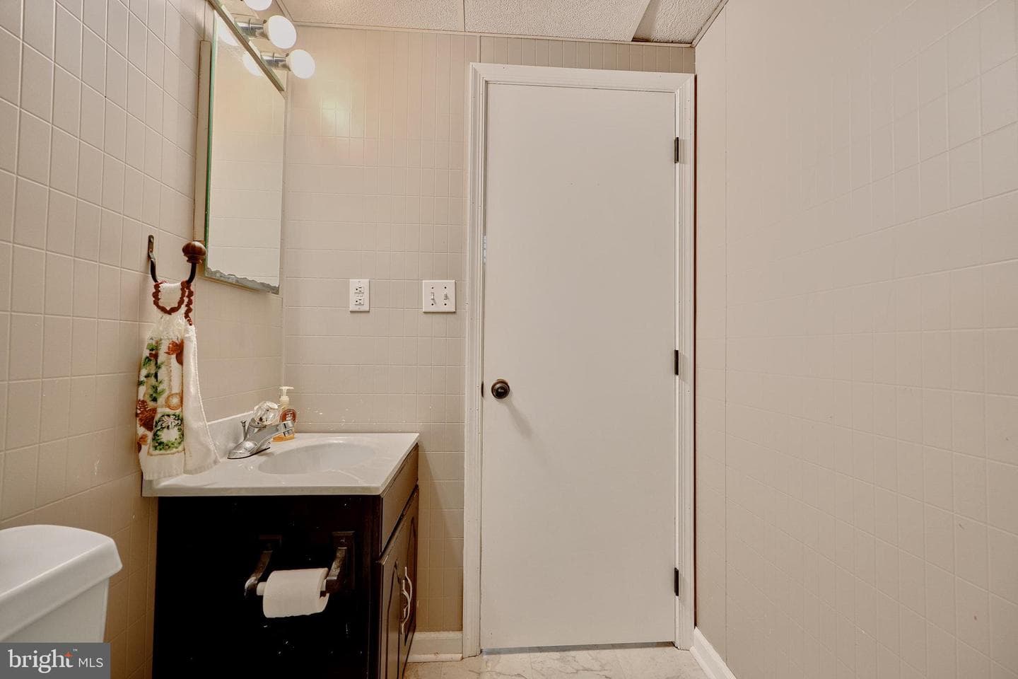 211 Bruce Court photo 35