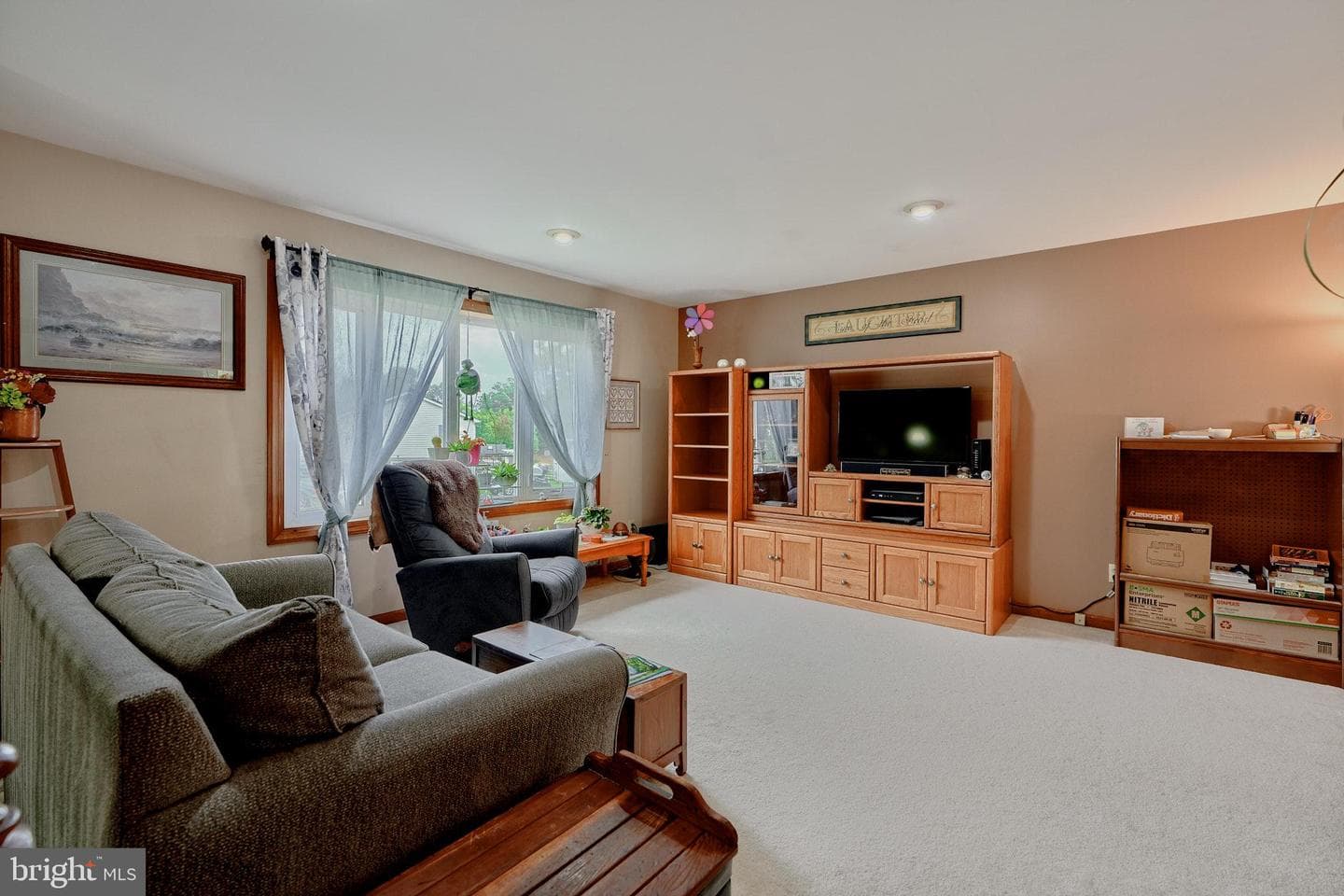 211 Bruce Court photo 7