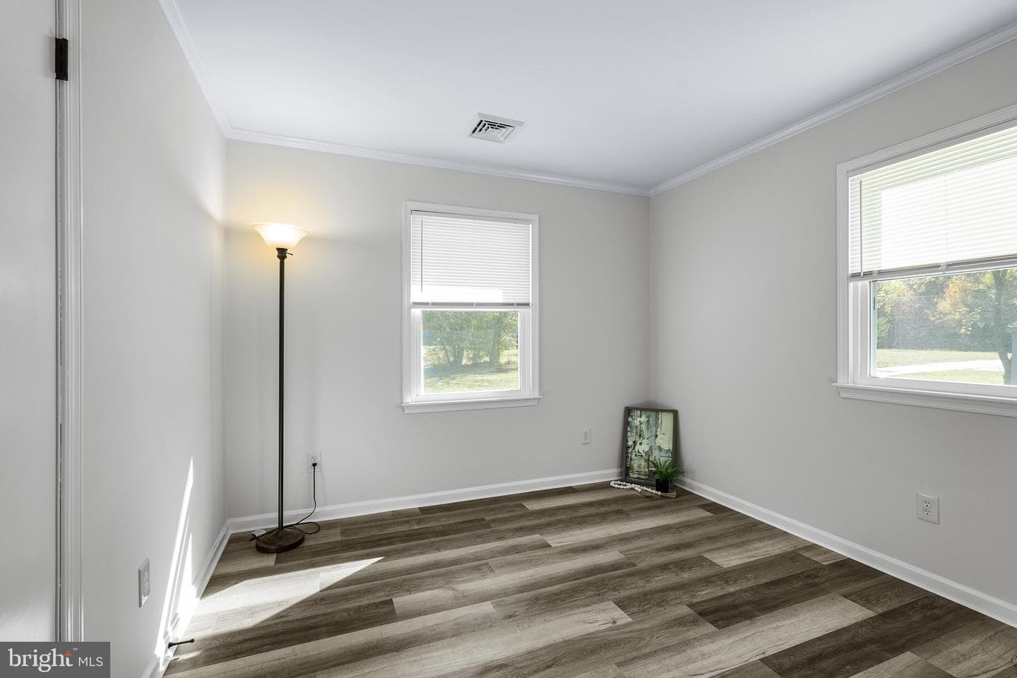 927 Elk Mills Road photo 16