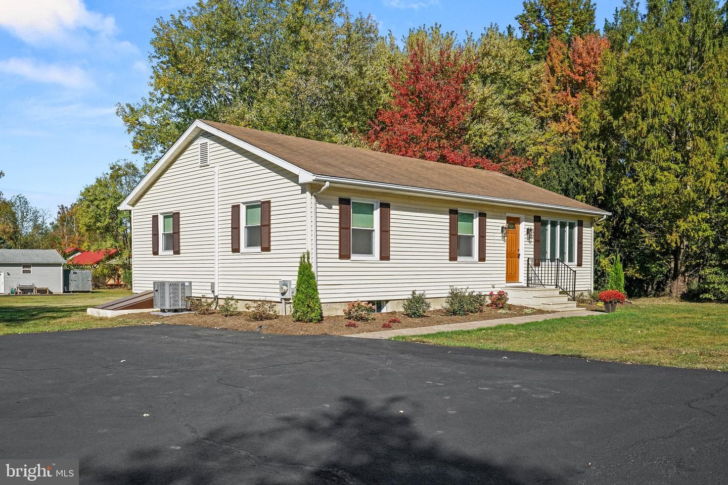 927 Elk Mills Road photo 3