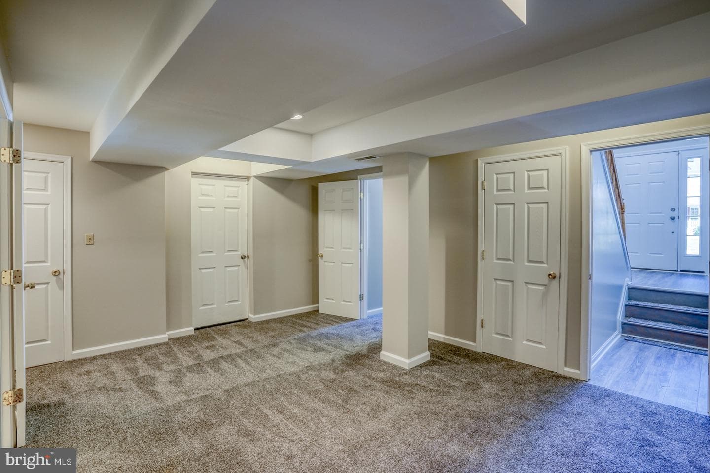 105 Continental Drive photo 20