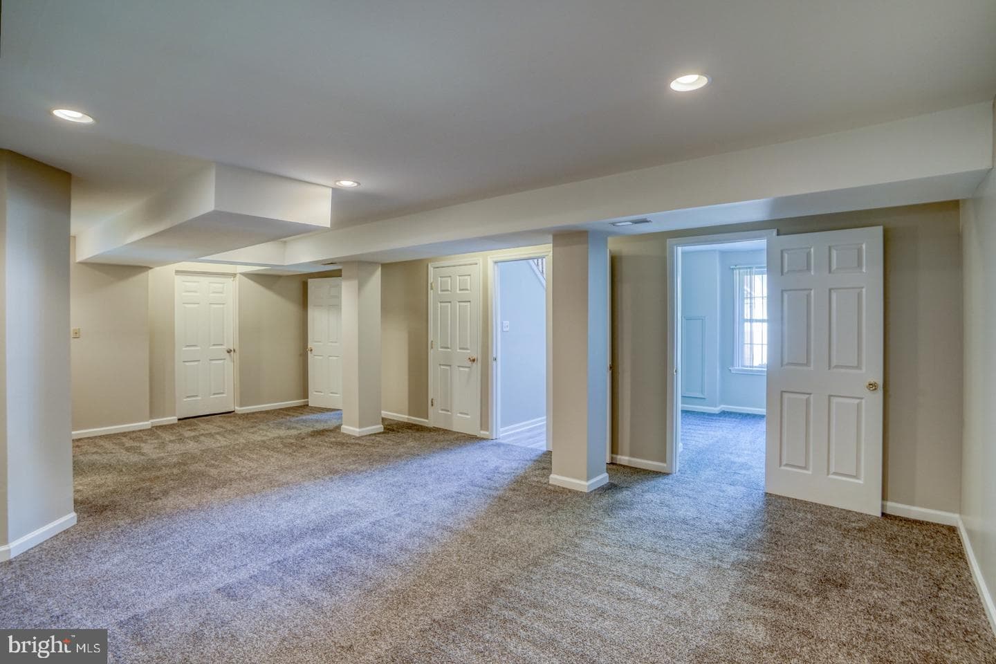 105 Continental Drive photo 21