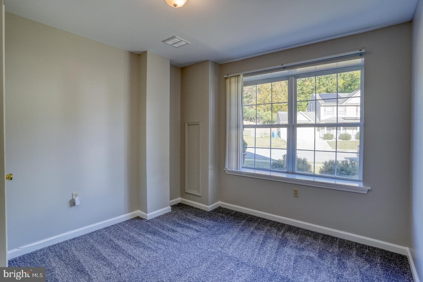 105 Continental Drive photo 24