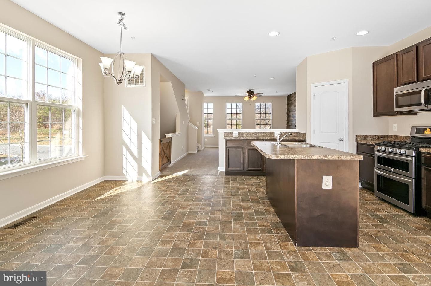 460 Claiborne Road photo 11