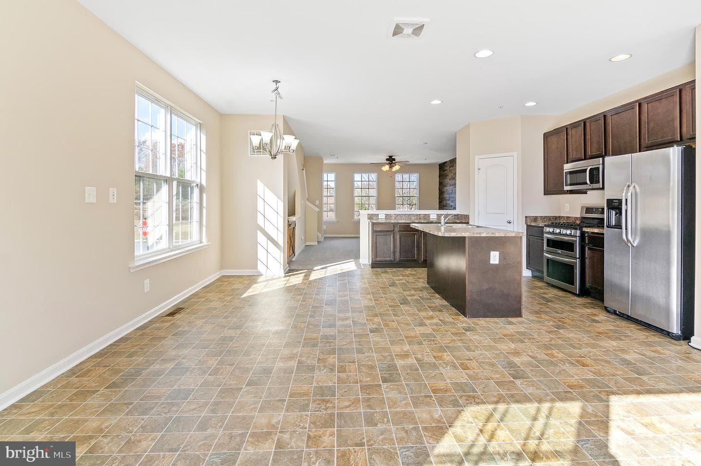 460 Claiborne Road photo 12