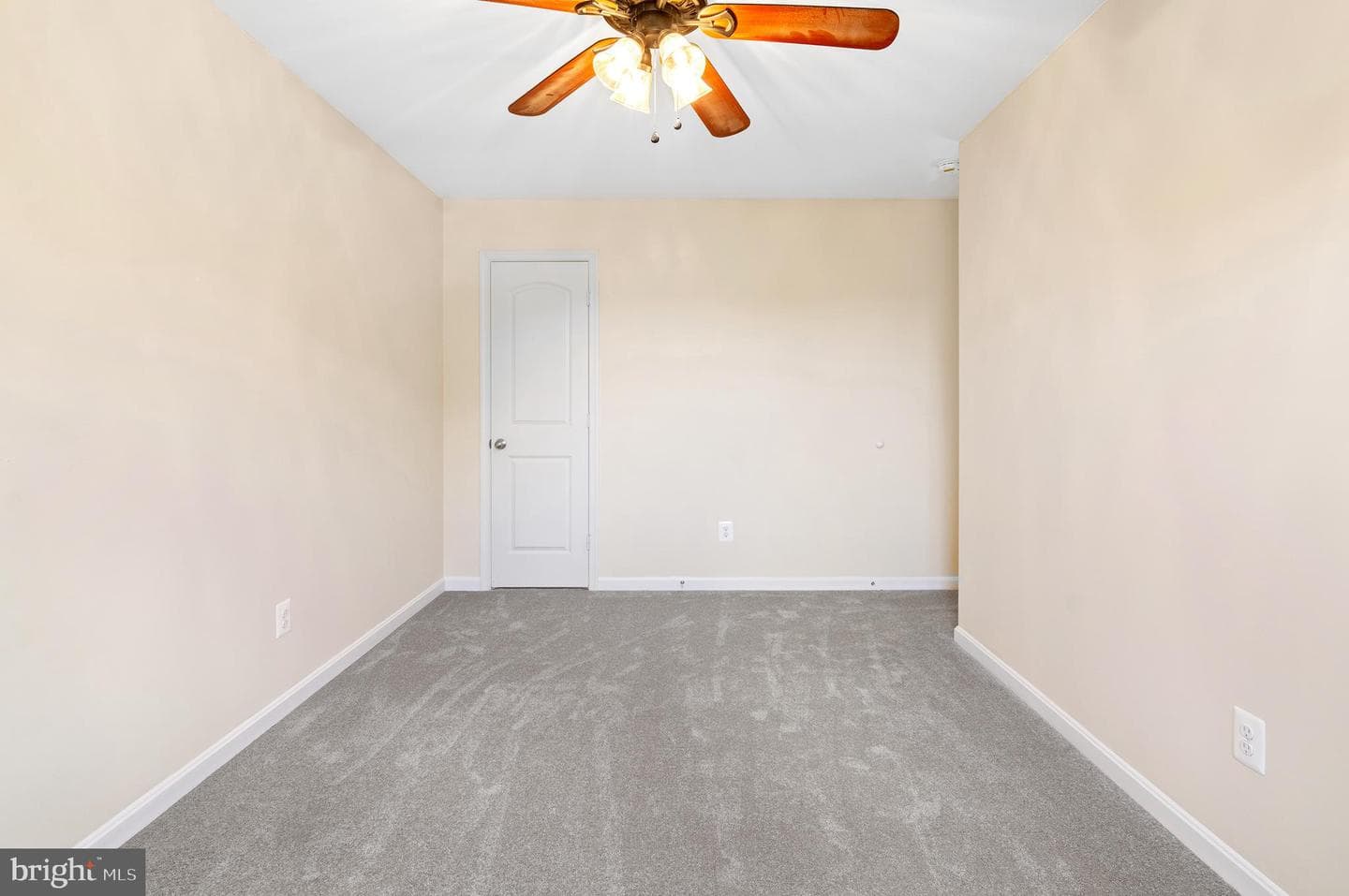 460 Claiborne Road photo 32