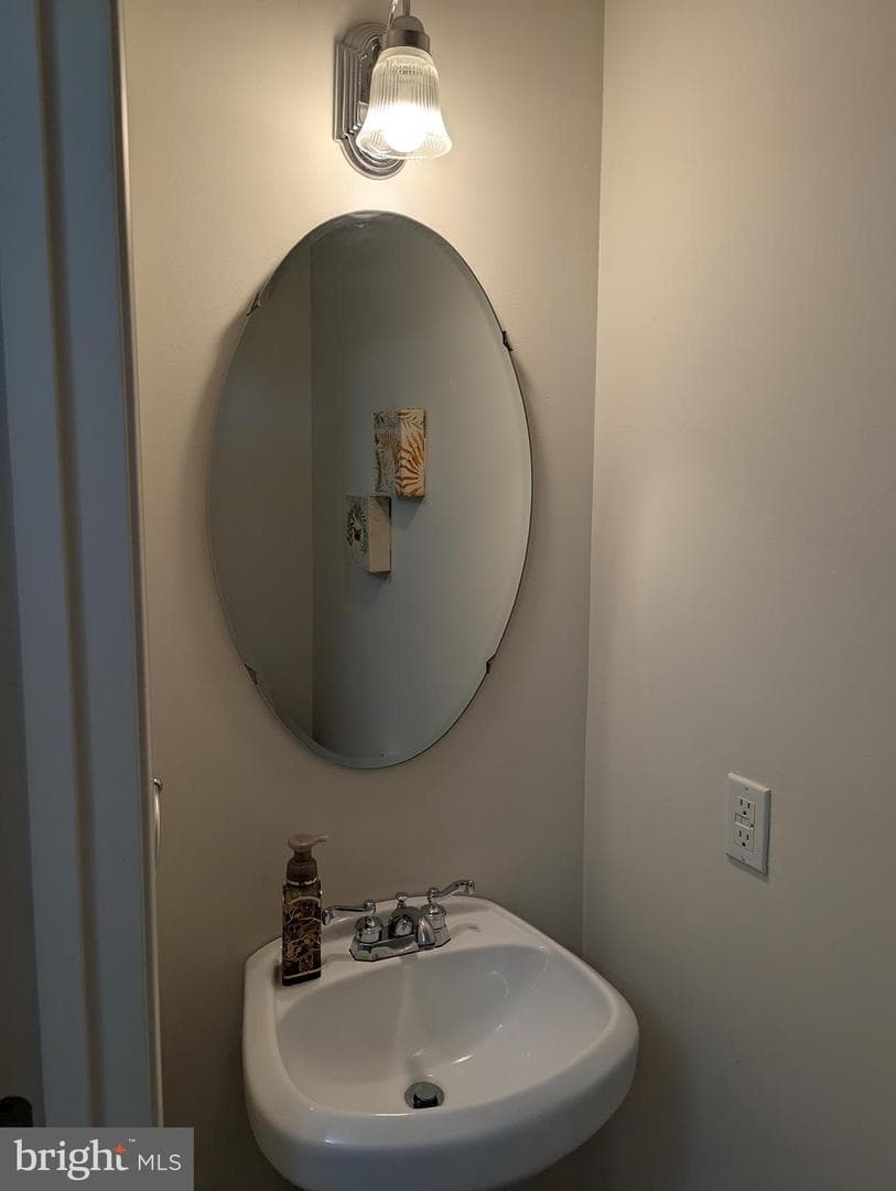 9 Merion Circle photo 19