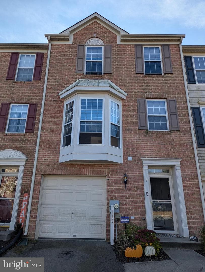 9 Merion Circle photo 2