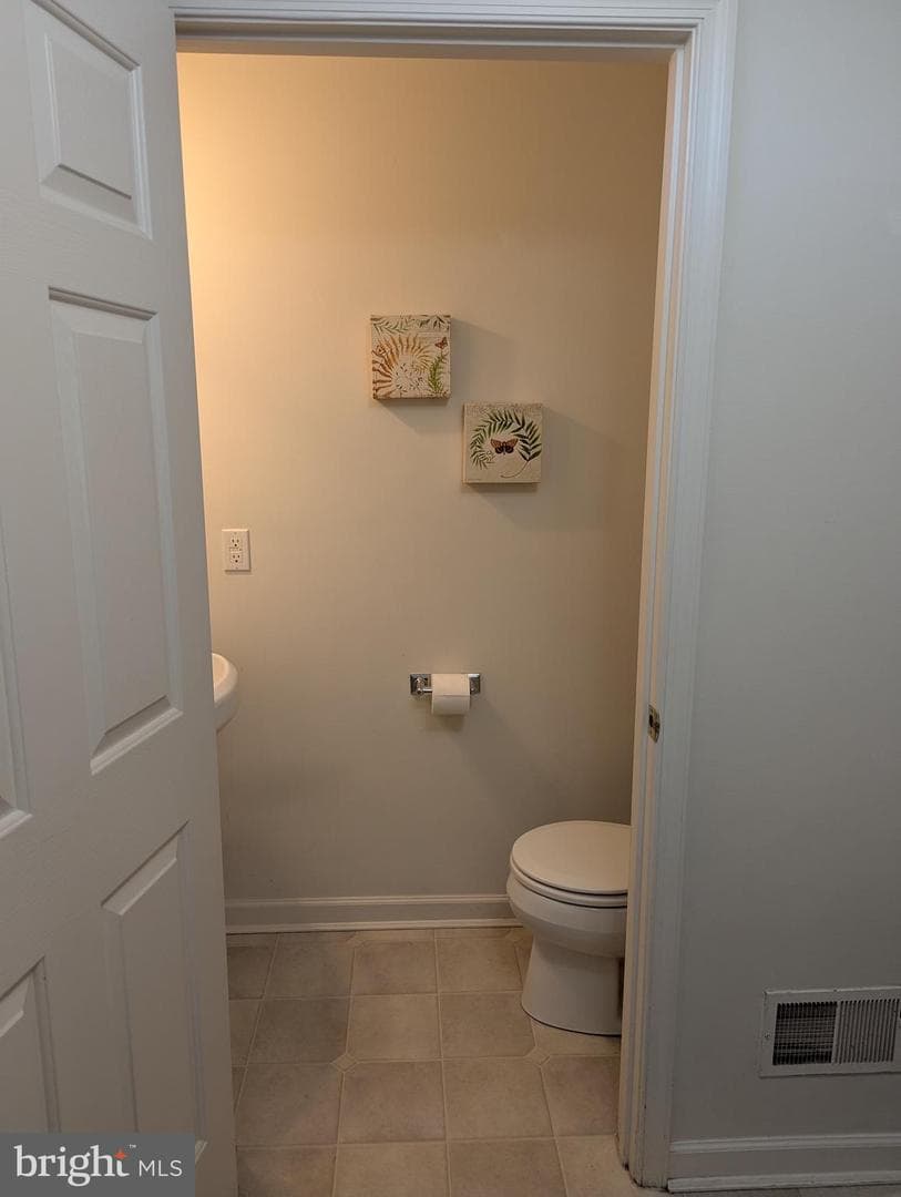 9 Merion Circle photo 20
