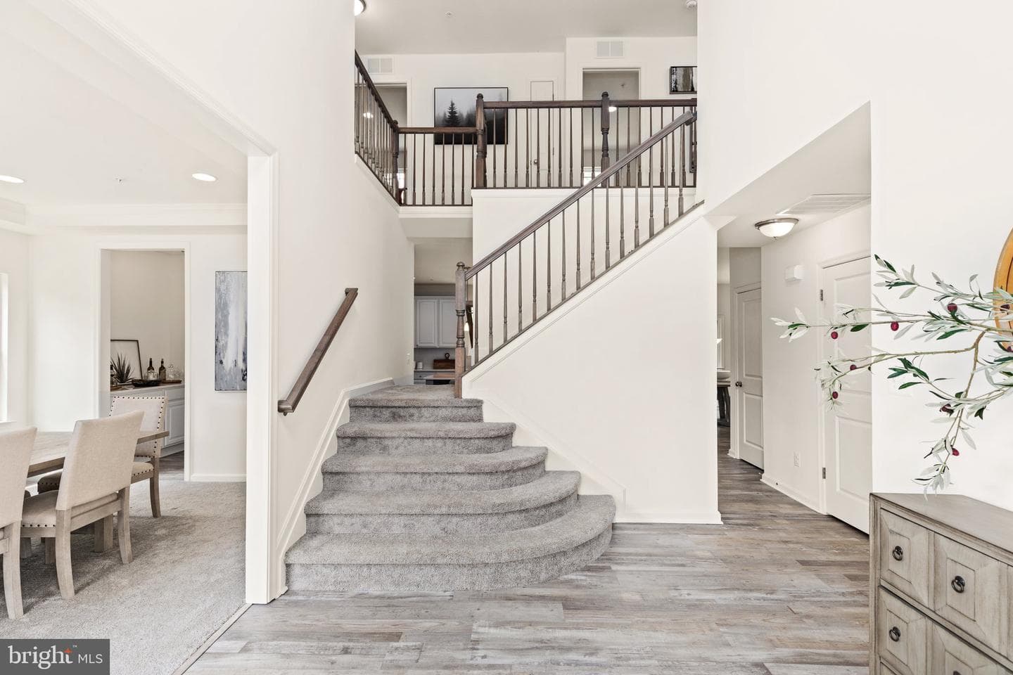 325 Barney Court photo 4