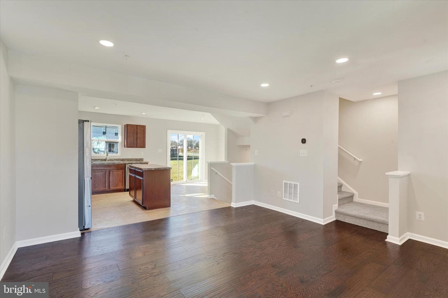 8 Karina Court photo 3