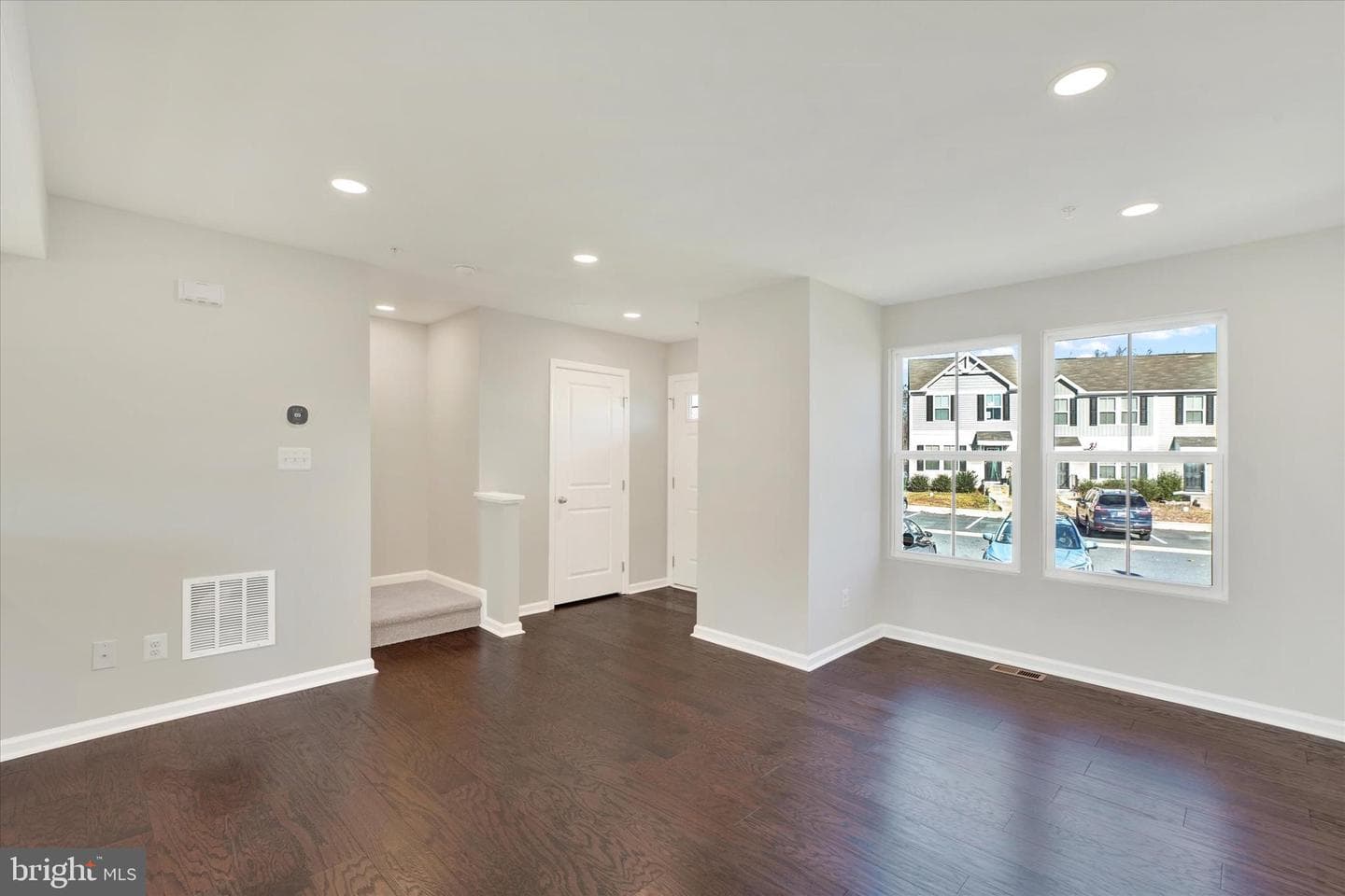 8 Karina Court photo 5