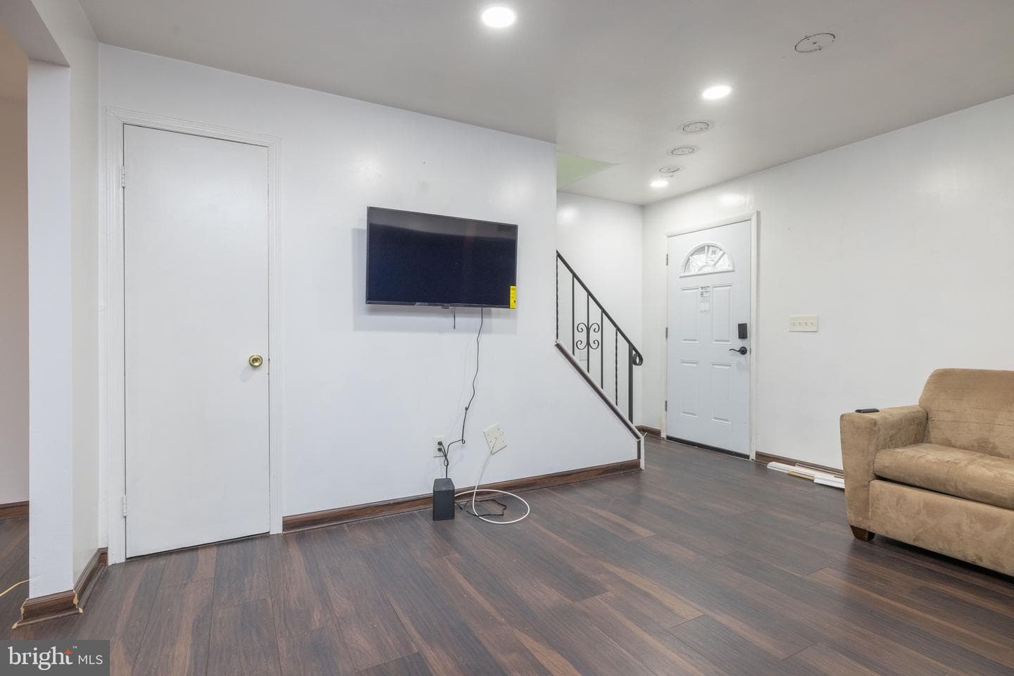 431 Willow Drive photo 4