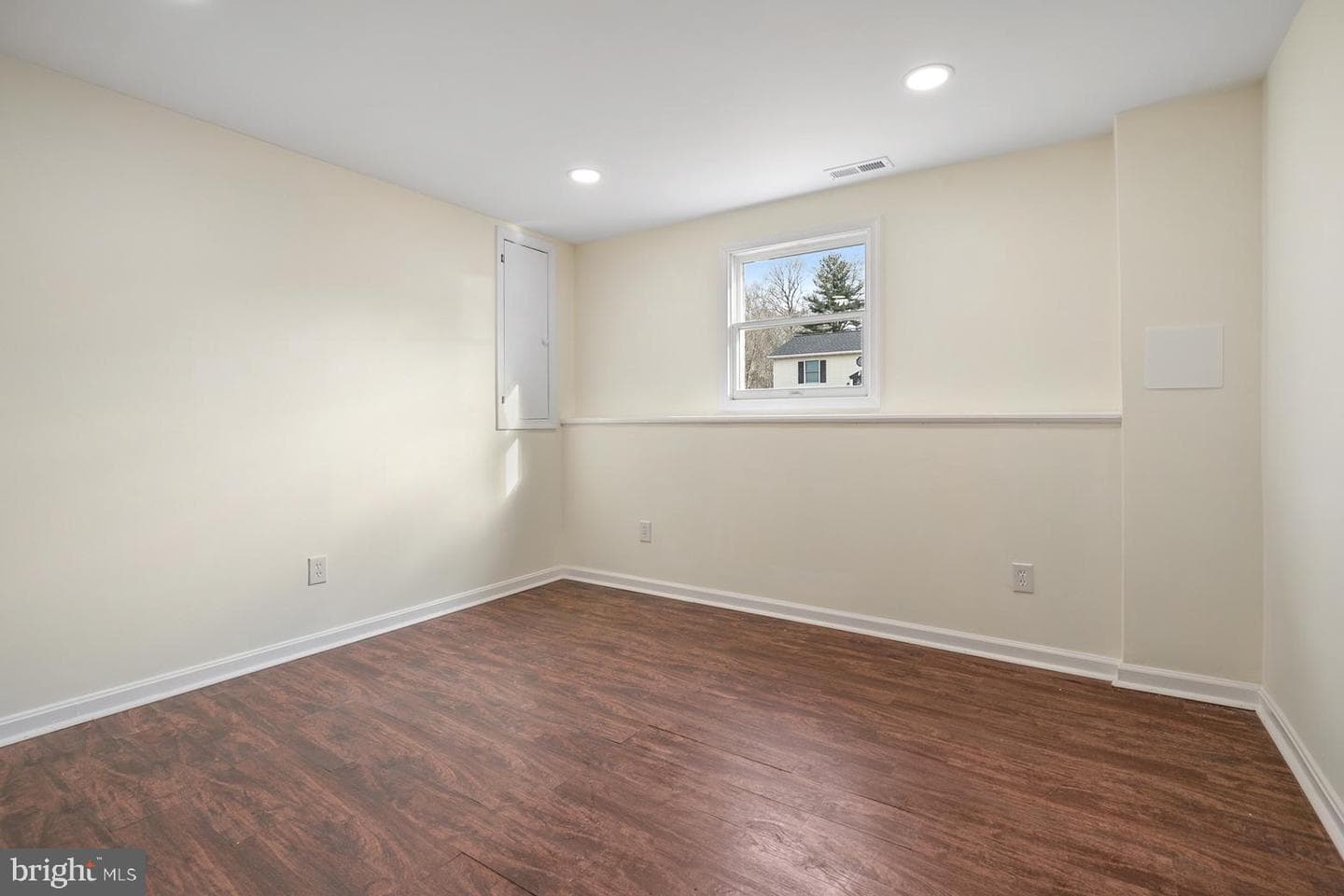 29 Lincoln Avenue photo 13