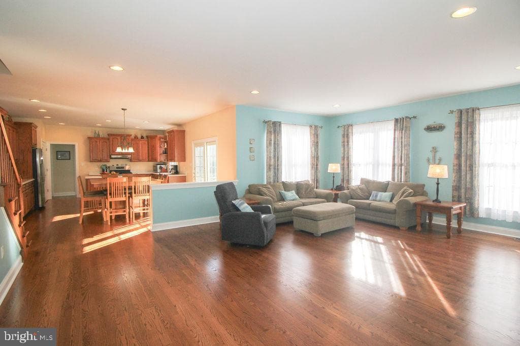 124 Maryland Drive photo 17
