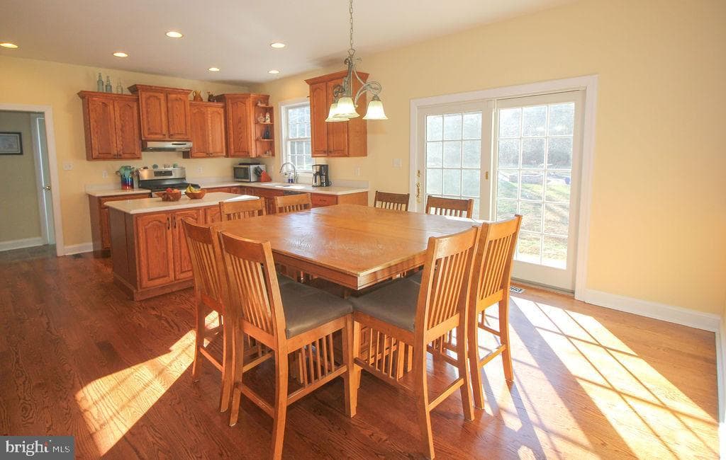 124 Maryland Drive photo 20