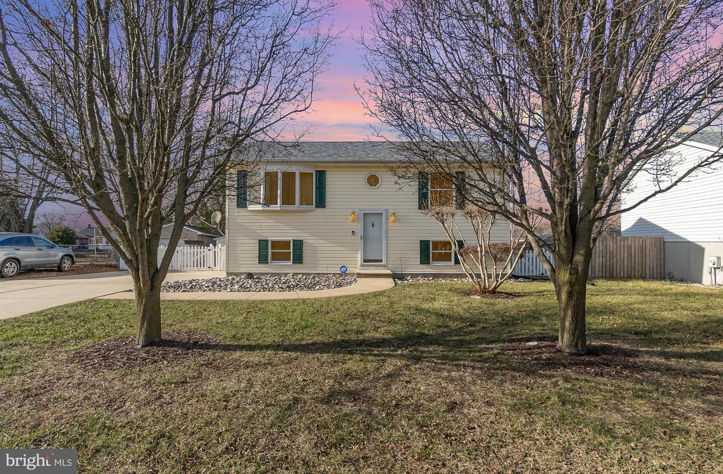 53 Lincoln Avenue photo 1
