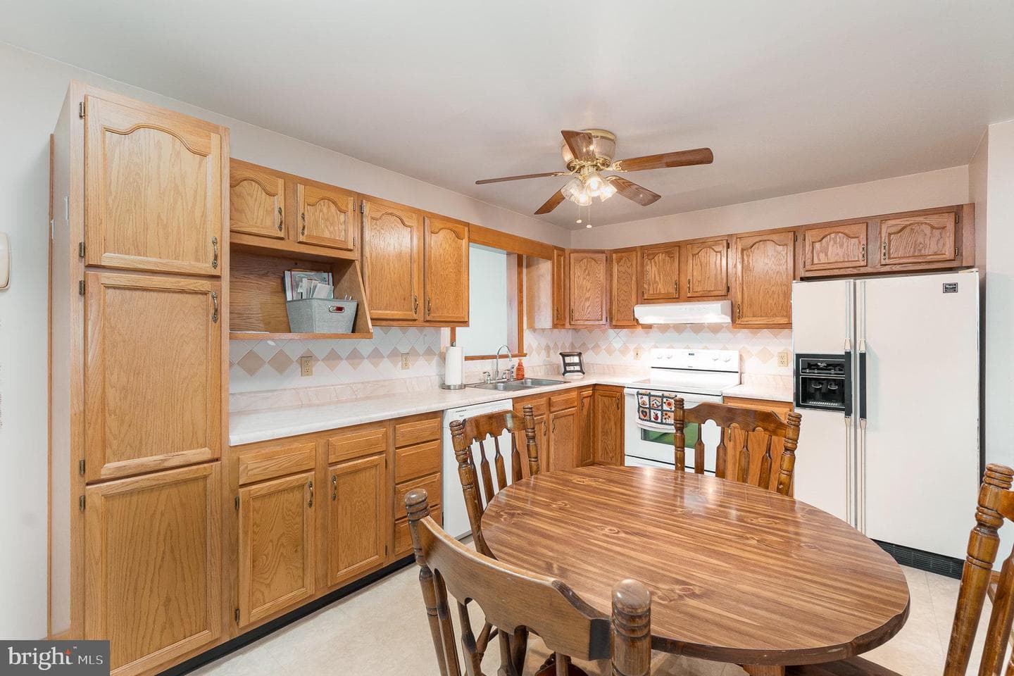 53 Lincoln Avenue photo 10