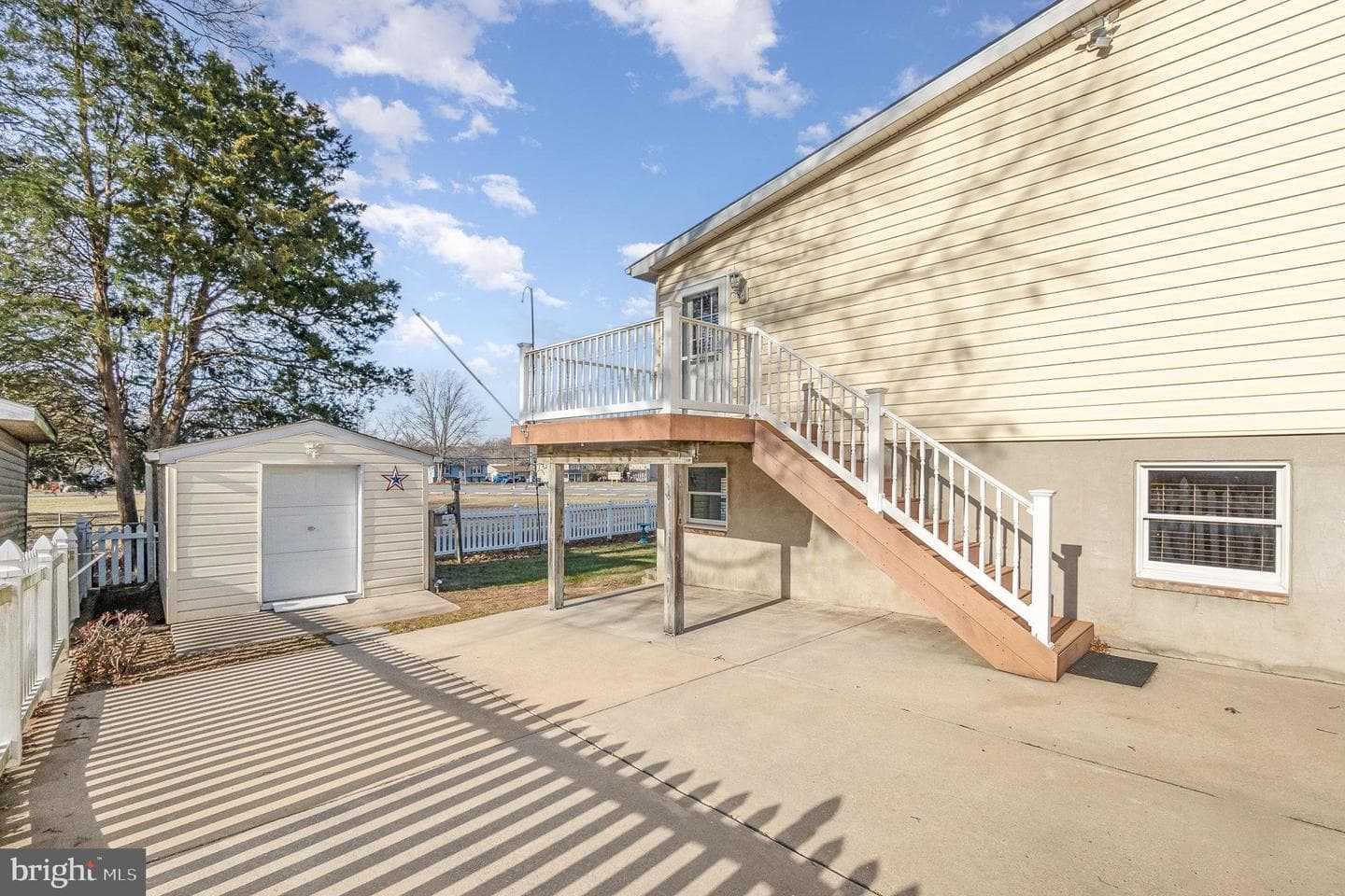 53 Lincoln Avenue photo 27