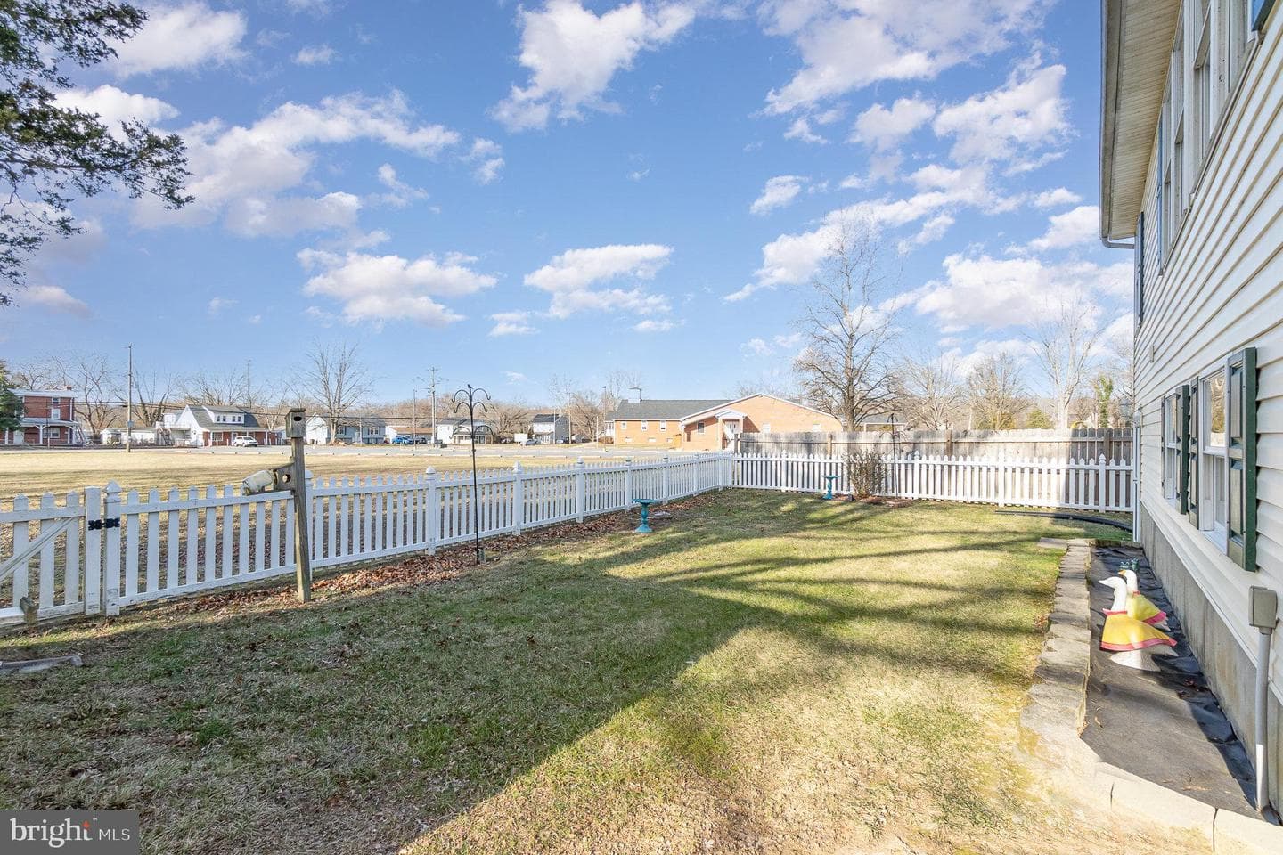 53 Lincoln Avenue photo 30