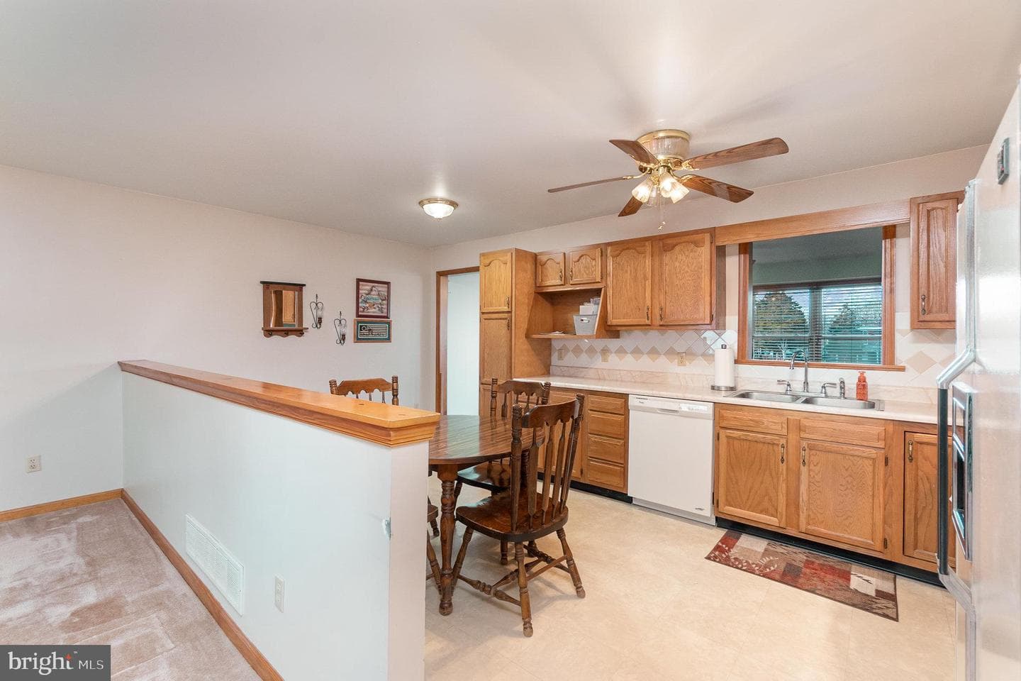 53 Lincoln Avenue photo 7