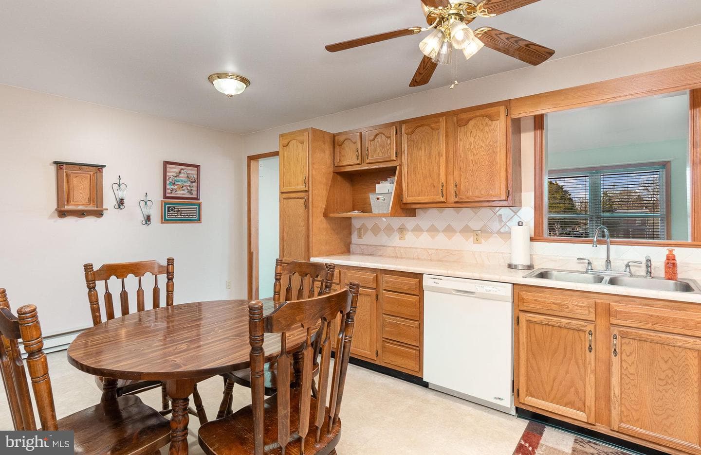 53 Lincoln Avenue photo 8
