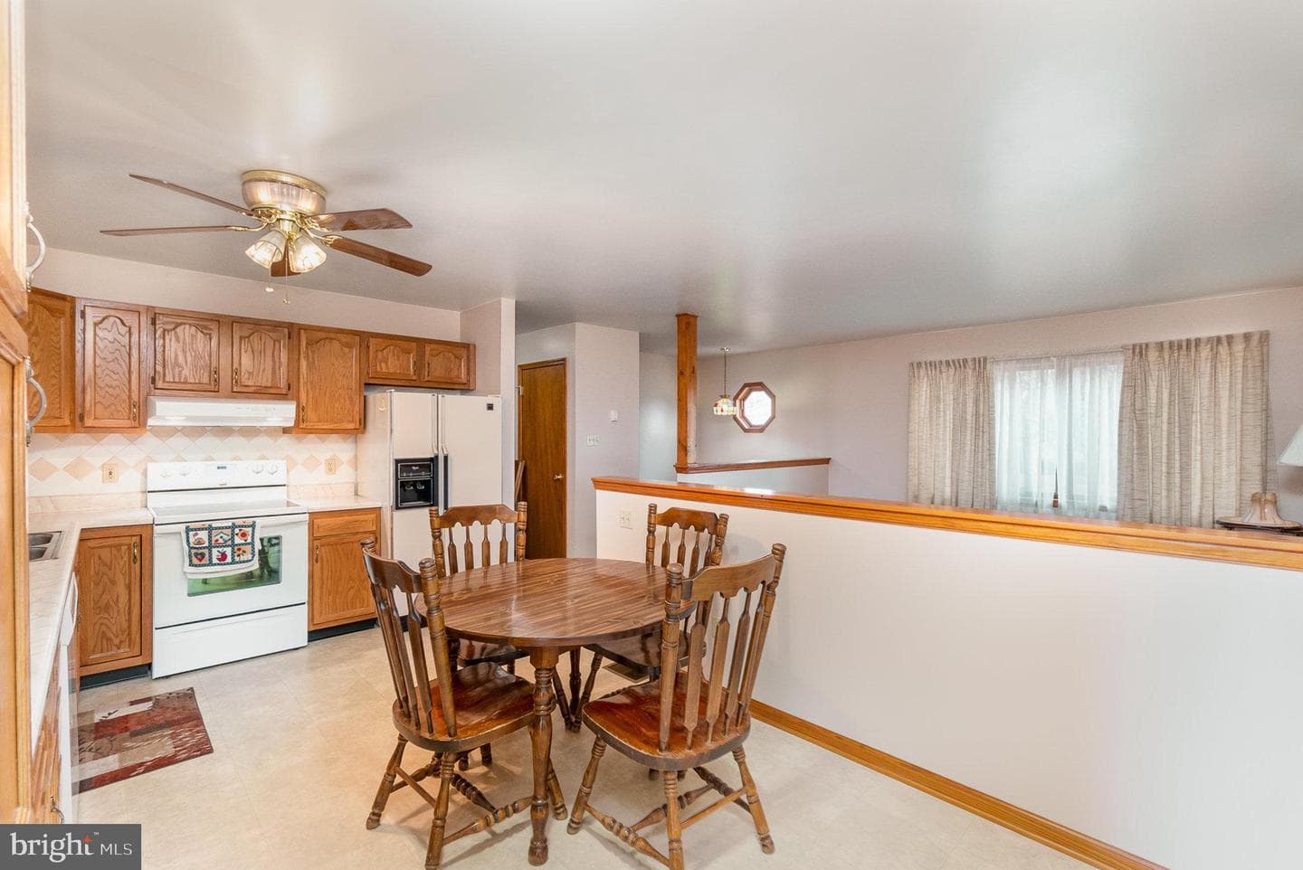 53 Lincoln Avenue photo 9