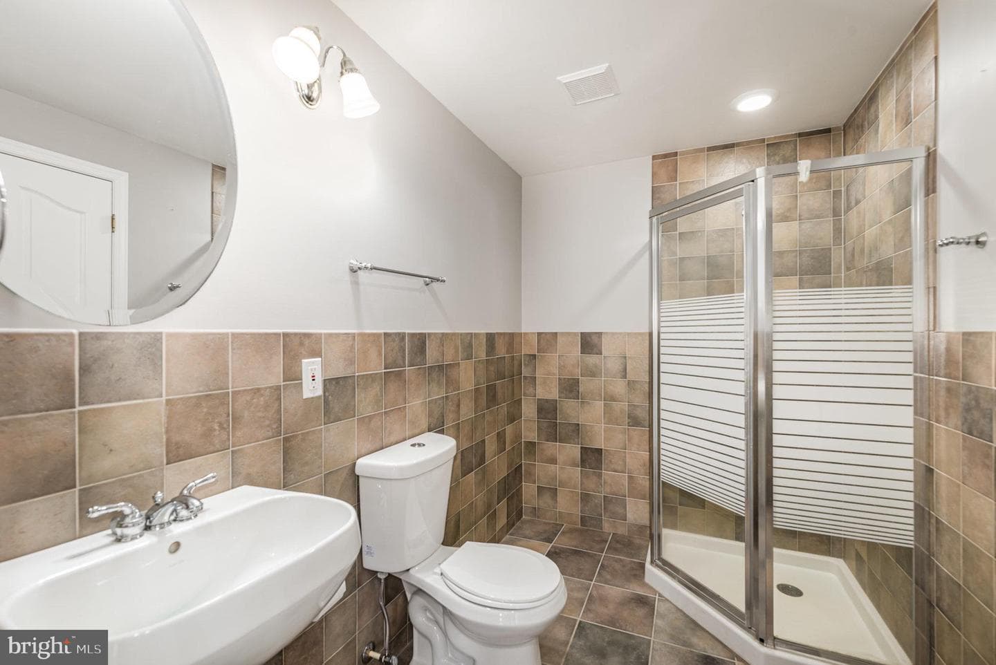 3 Ailsa Court photo 33