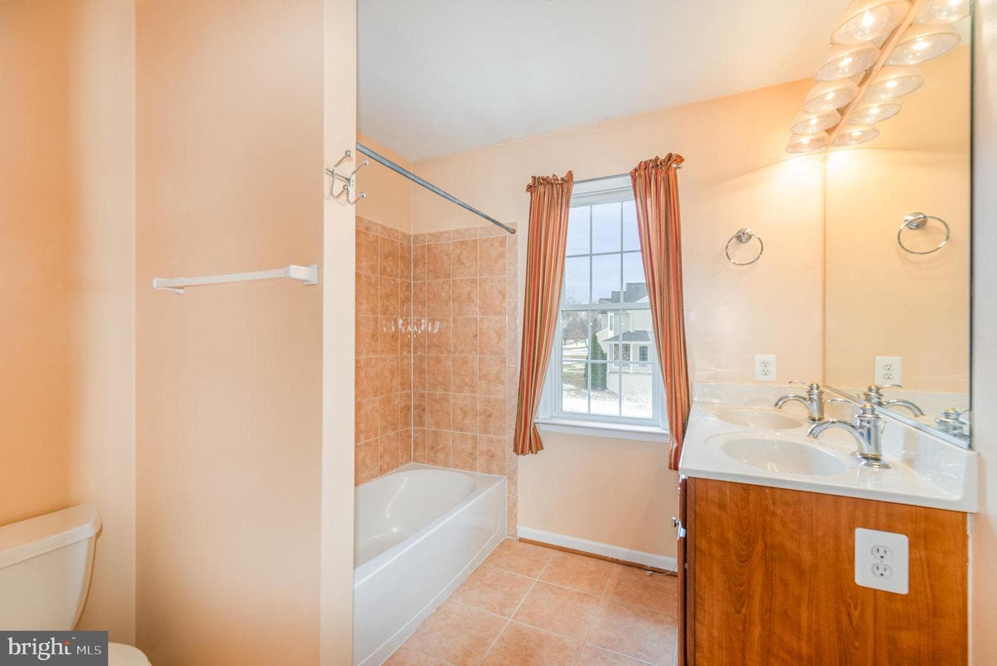 3 Ailsa Court photo 36