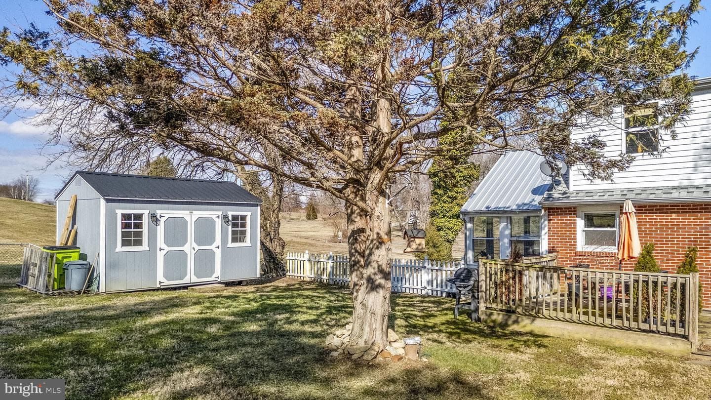 2665 Red Toad Road photo 8