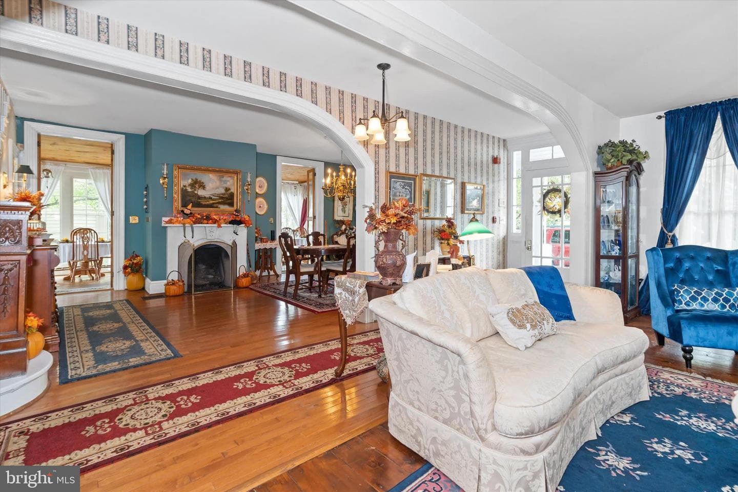 300 Bohemia Avenue photo 26