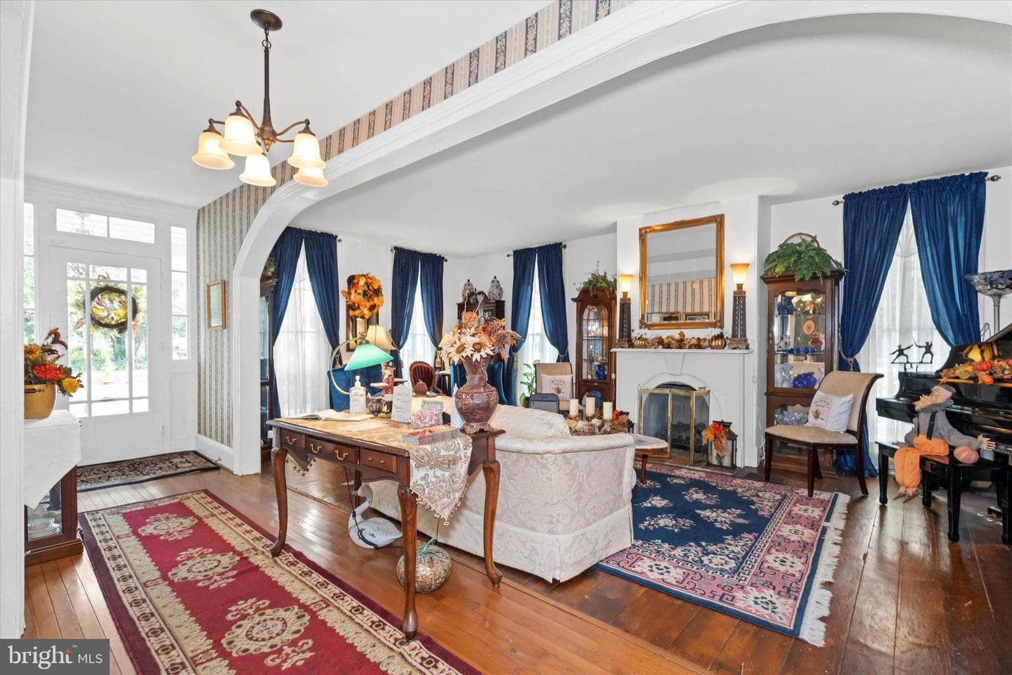 300 Bohemia Avenue photo 32