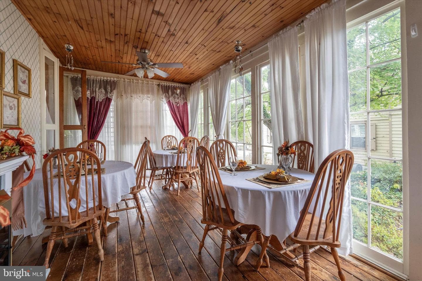 300 Bohemia Avenue photo 33