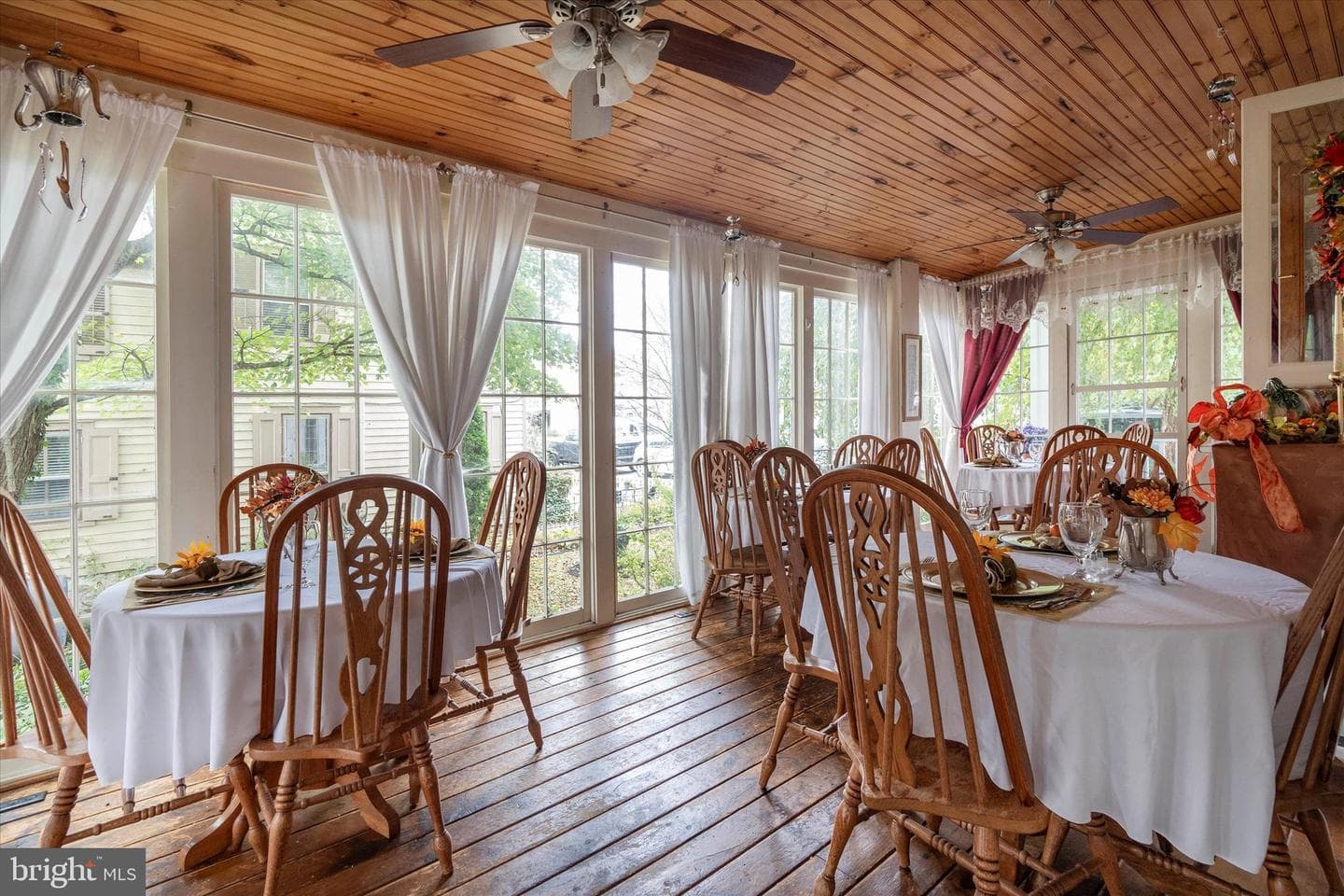 300 Bohemia Avenue photo 34