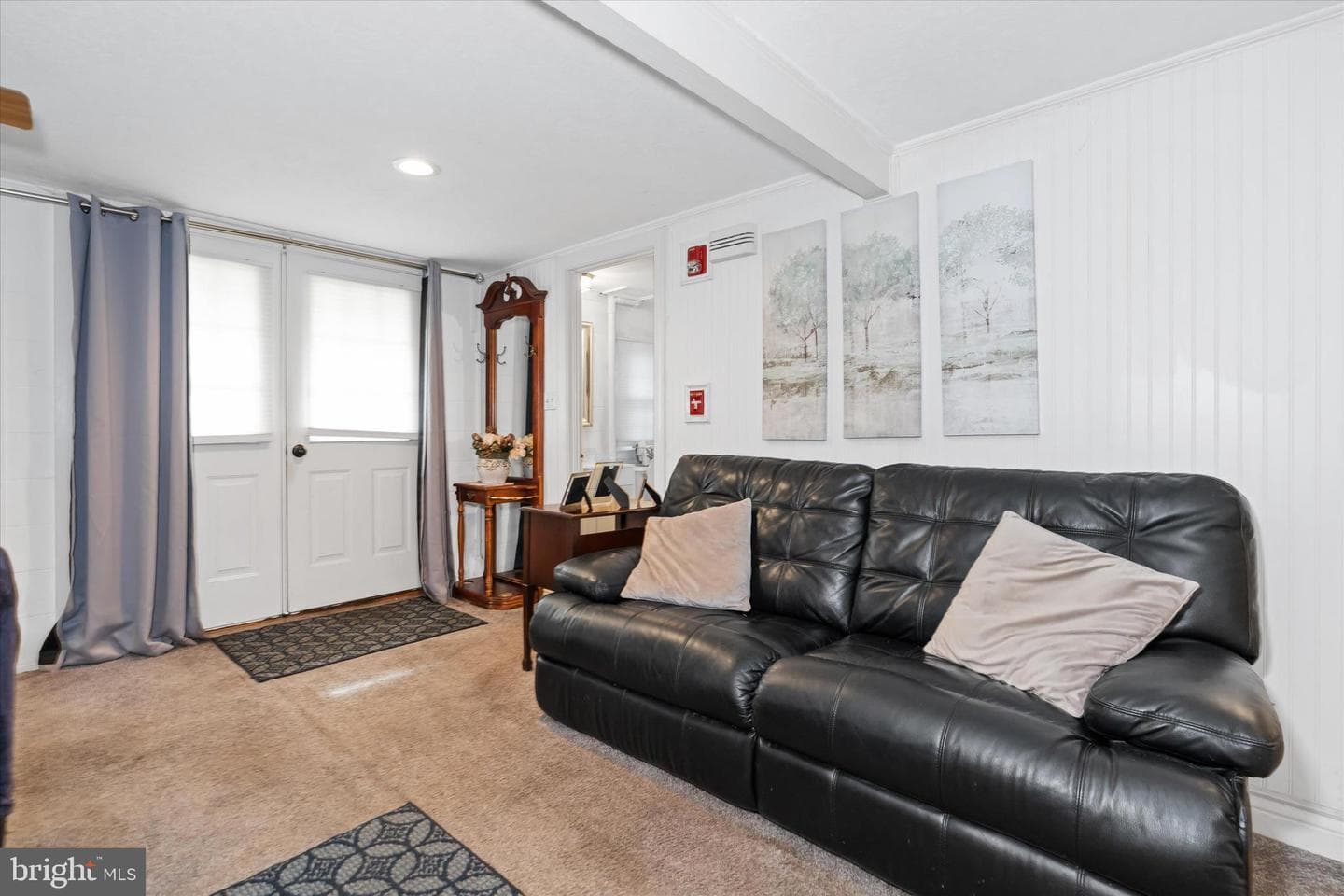 300 Bohemia Avenue photo 36