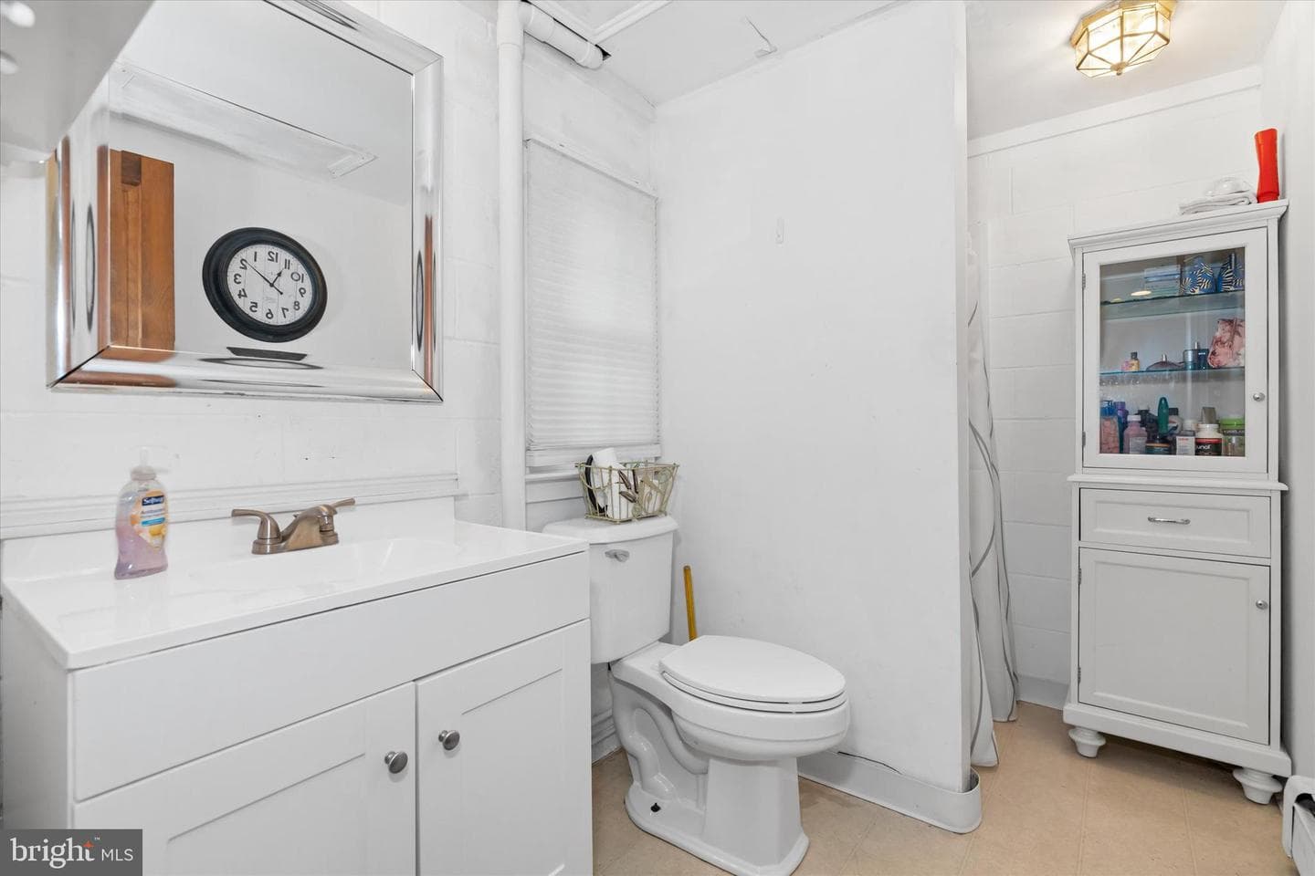 300 Bohemia Avenue photo 38