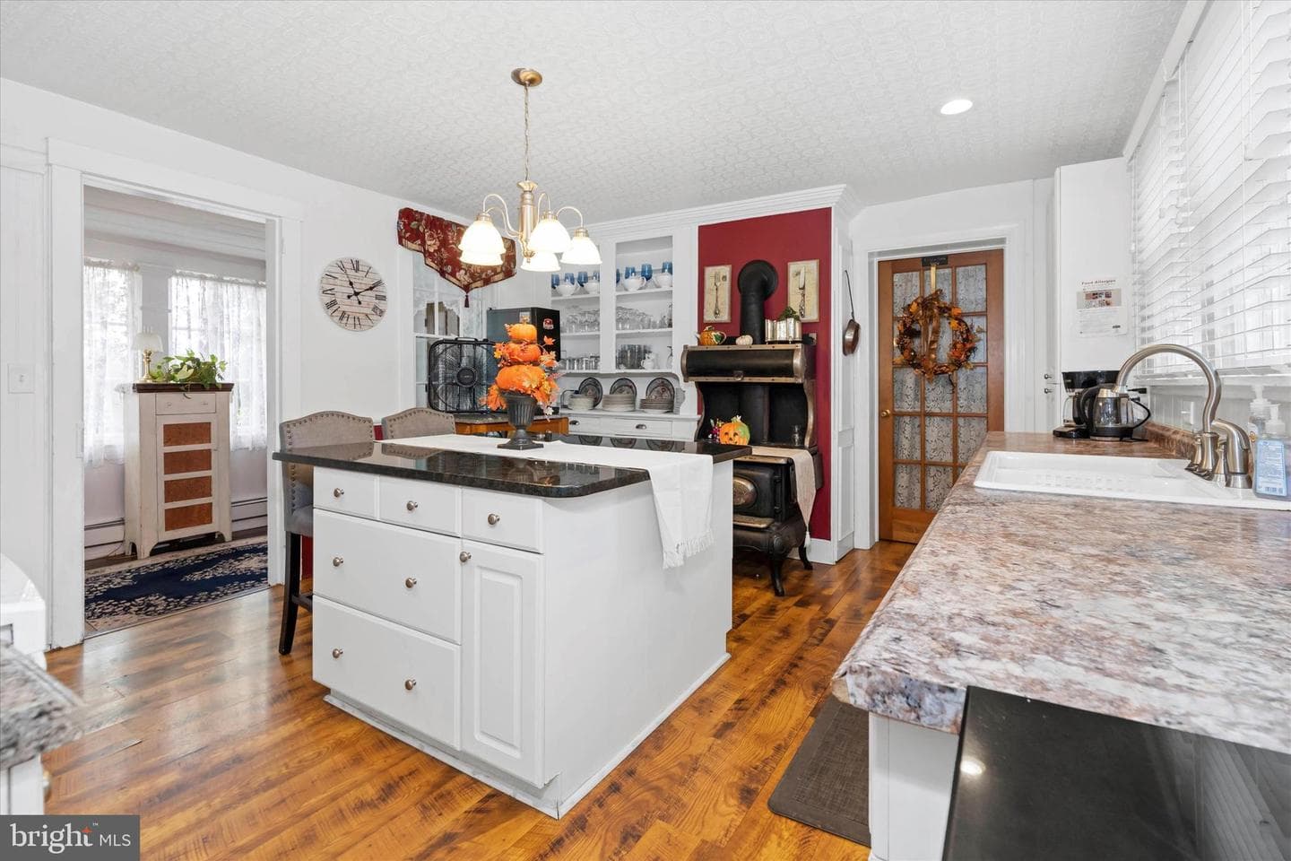 300 Bohemia Avenue photo 46